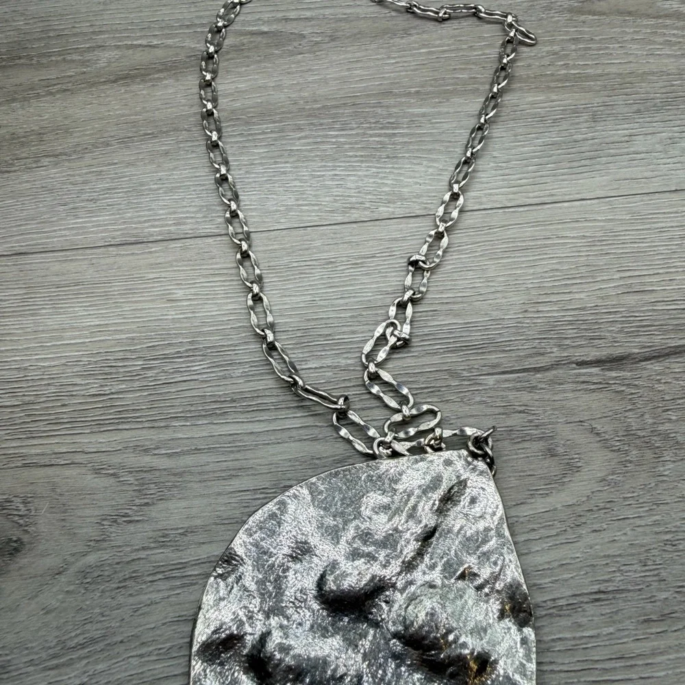 Silver Tone Textured Pendant‎ Necklace